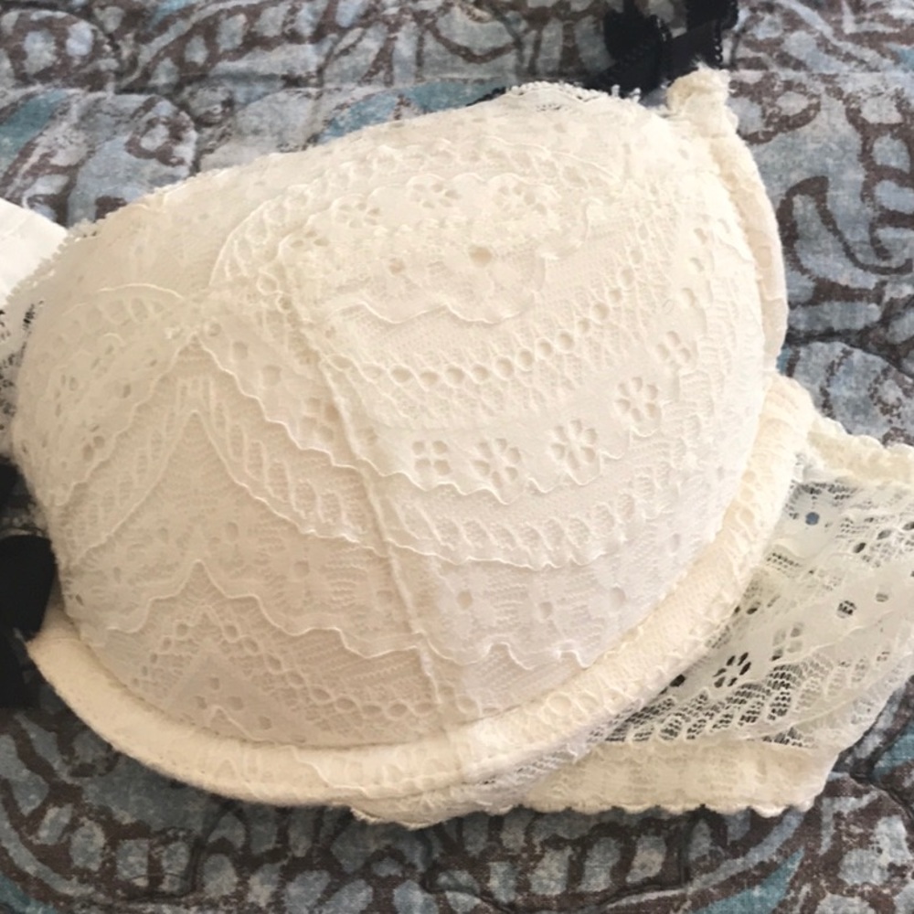 huit Lingerue Underwire Bra  34A - Picture 3 of 8